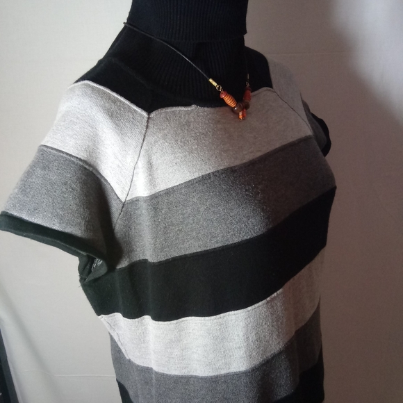 ⭐Xhilaration XXL Turtleneck Striped Sweater⭐ - Picture 6 of 8